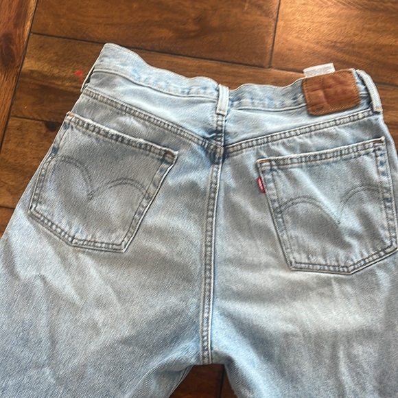 Levi’s Women 501 light wash blue denim jeans size 30x30 straight leg button fly - Picture 8 of 15